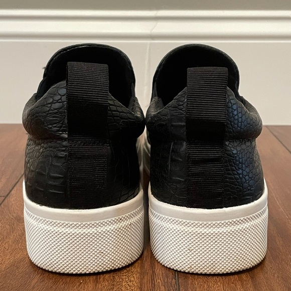 Lulu’s slip-on sneaker - Picture 4 of 7